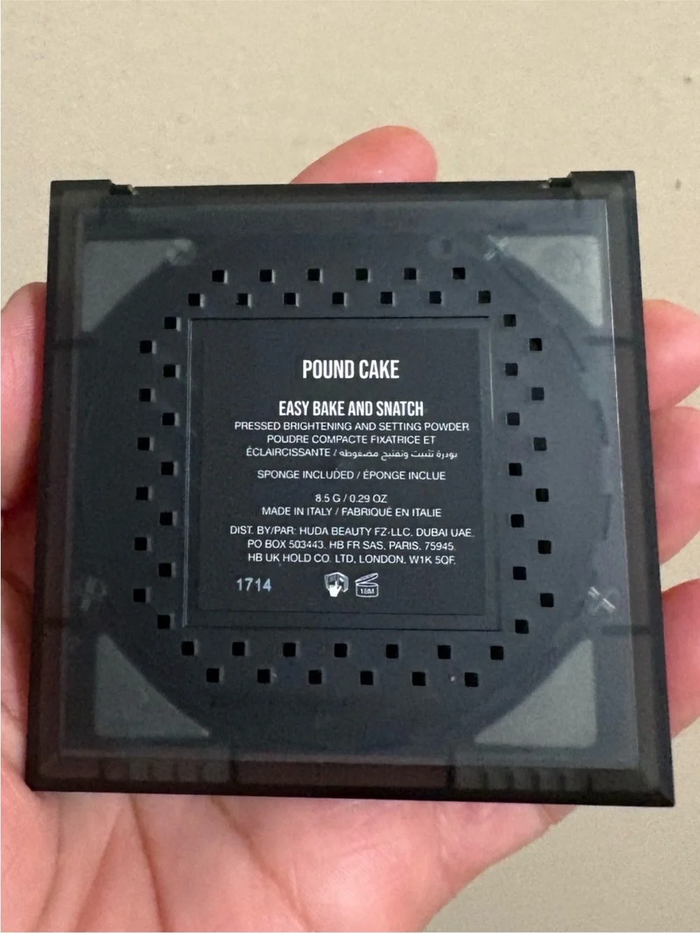Huda Beauty Easy Bake and Snatch Pressed Brightening & Setting Powder POUND CAKE